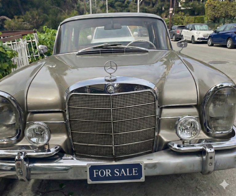 Mercedes 220S W111 1964 during restoration at BAULtech Athens
