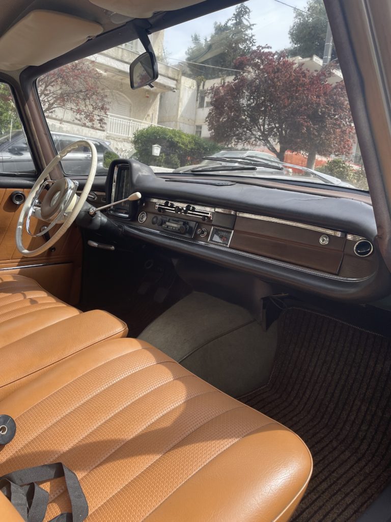 Mercedes 220S W111 1964 during restoration at BAULtech Athens