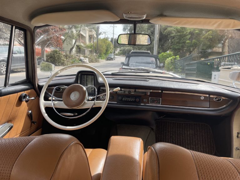 Mercedes 220S W111 1964 during restoration at BAULtech Athens